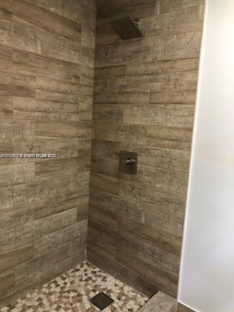 HOLLYWOOD ACRES - Residential Lease