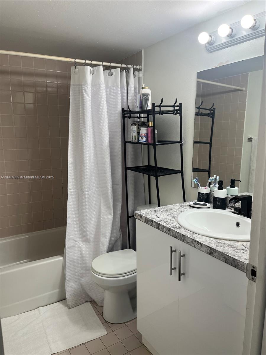 SAGA BAY GARDENS CONDO - Residential