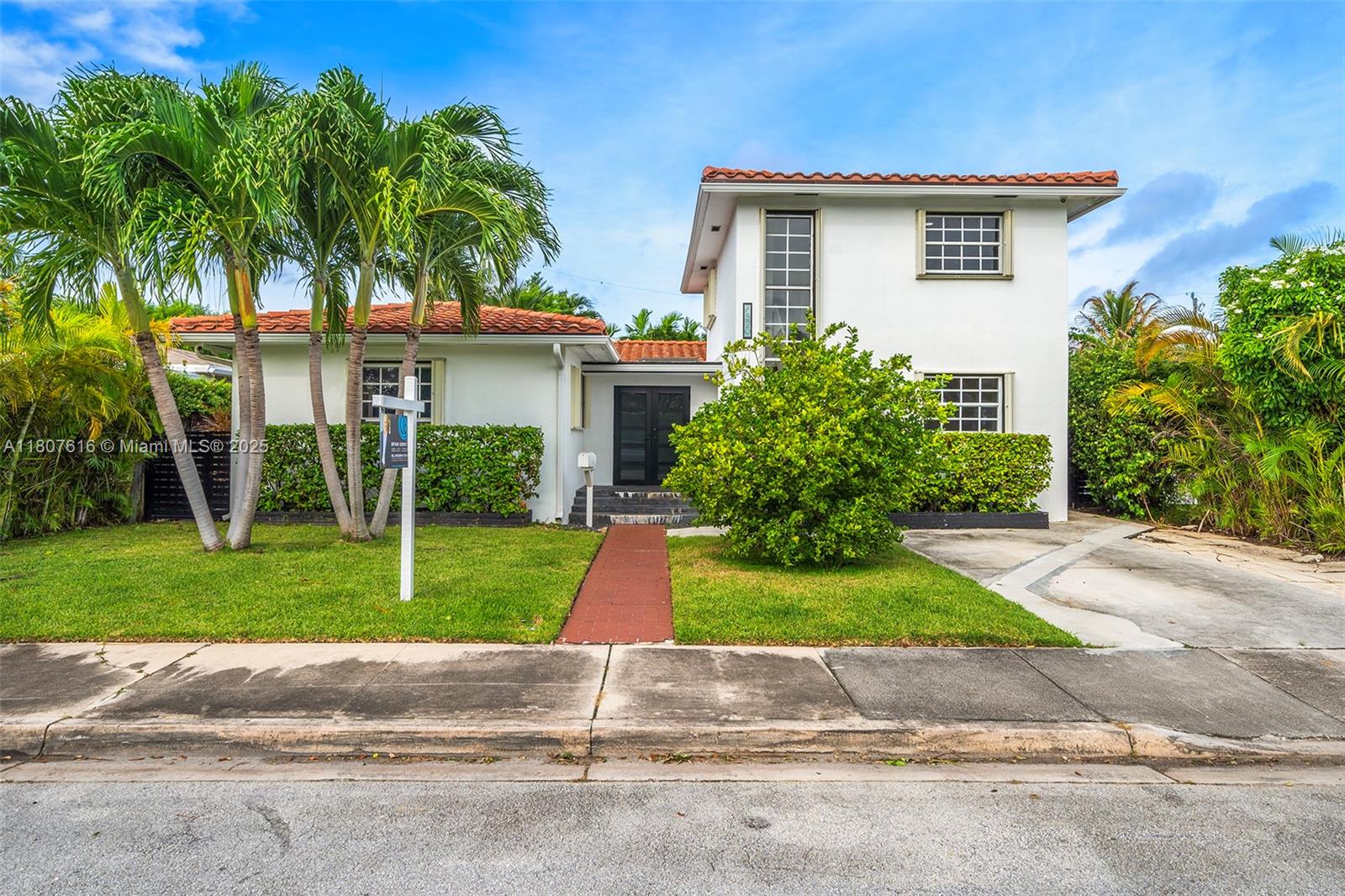 7520 Hispanola Ave, North Bay Village, Miami-Dade County, Florida - 4 Bedrooms  
4 Bathrooms - 