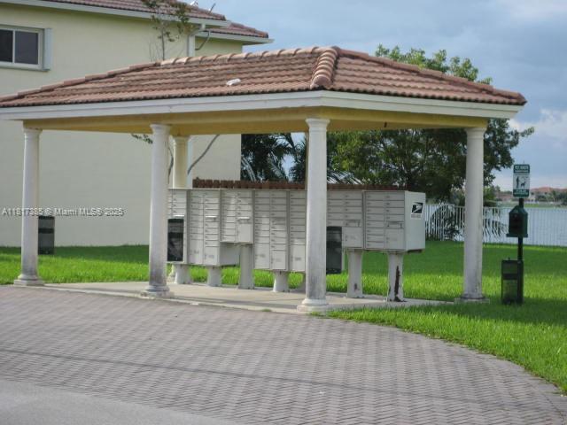 TWIN LAKE SHORES CENTRAL - Residential Lease
