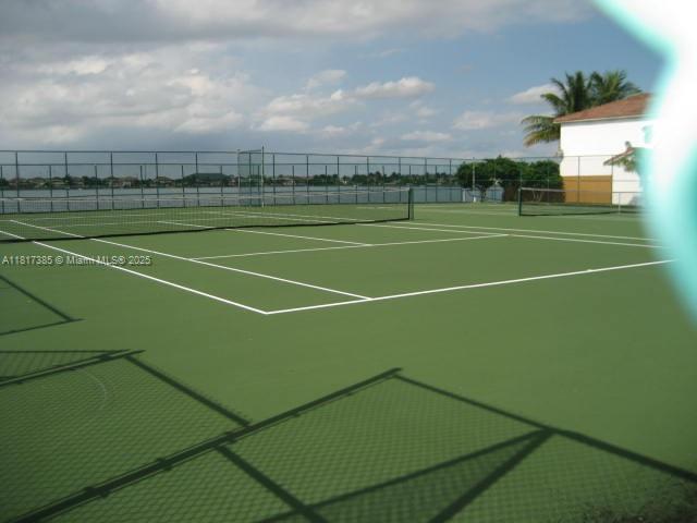 TWIN LAKE SHORES CENTRAL - Residential Lease
