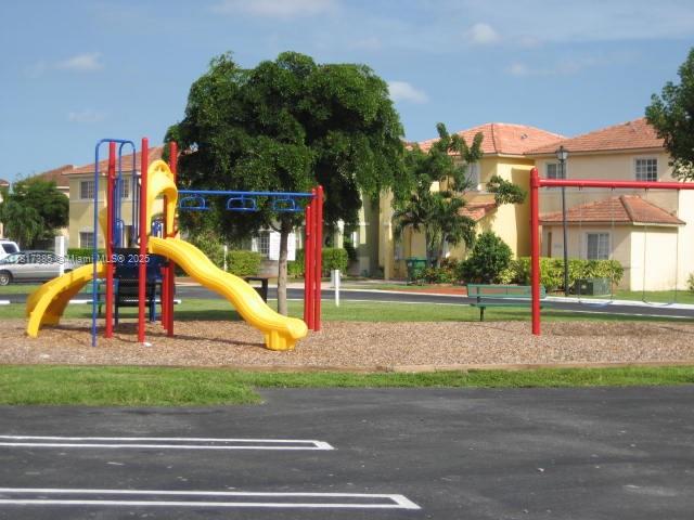 TWIN LAKE SHORES CENTRAL - Residential Lease