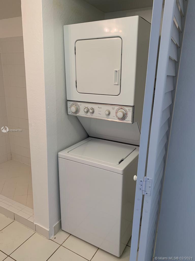 VISTA TRACE 3 CONDO - Residential Lease