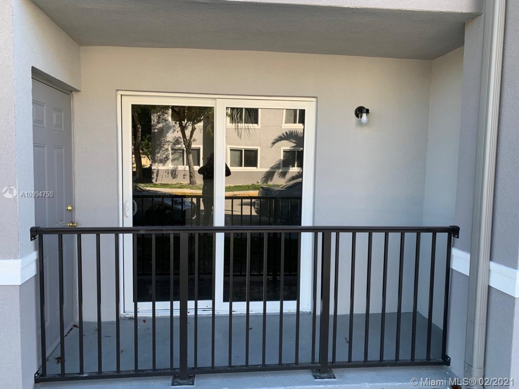 VISTA TRACE 3 CONDO - Residential Lease