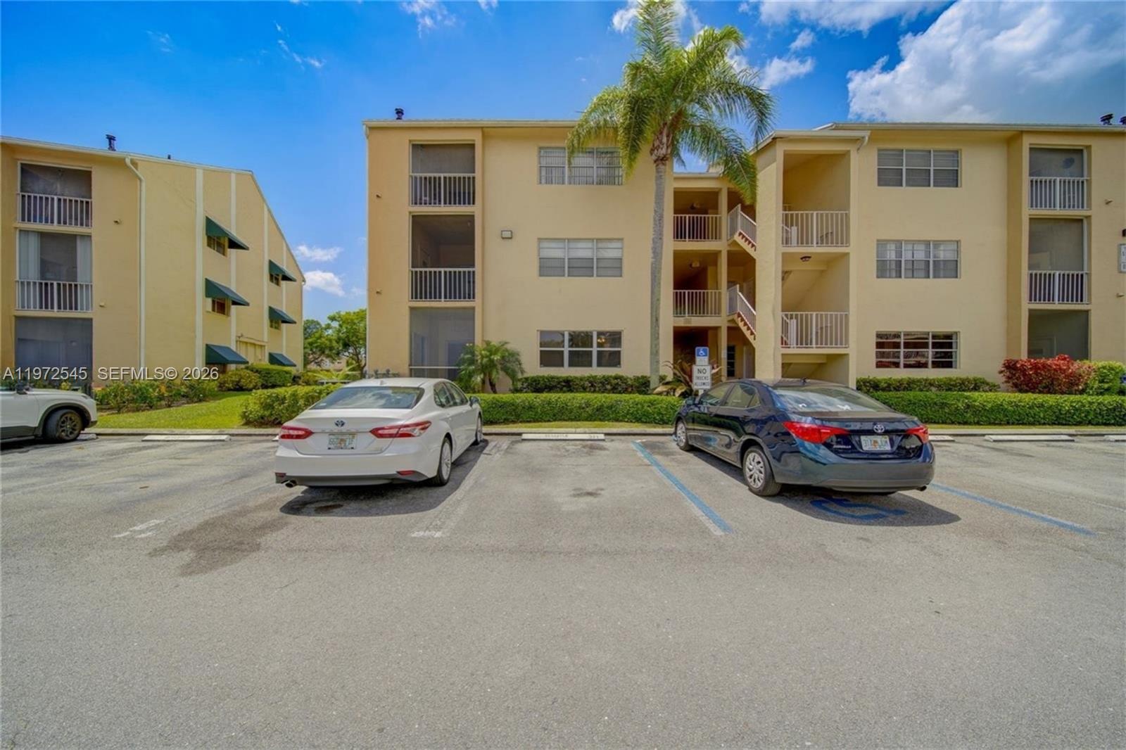 HAMMOCKS TRAILS CONDO - Residential