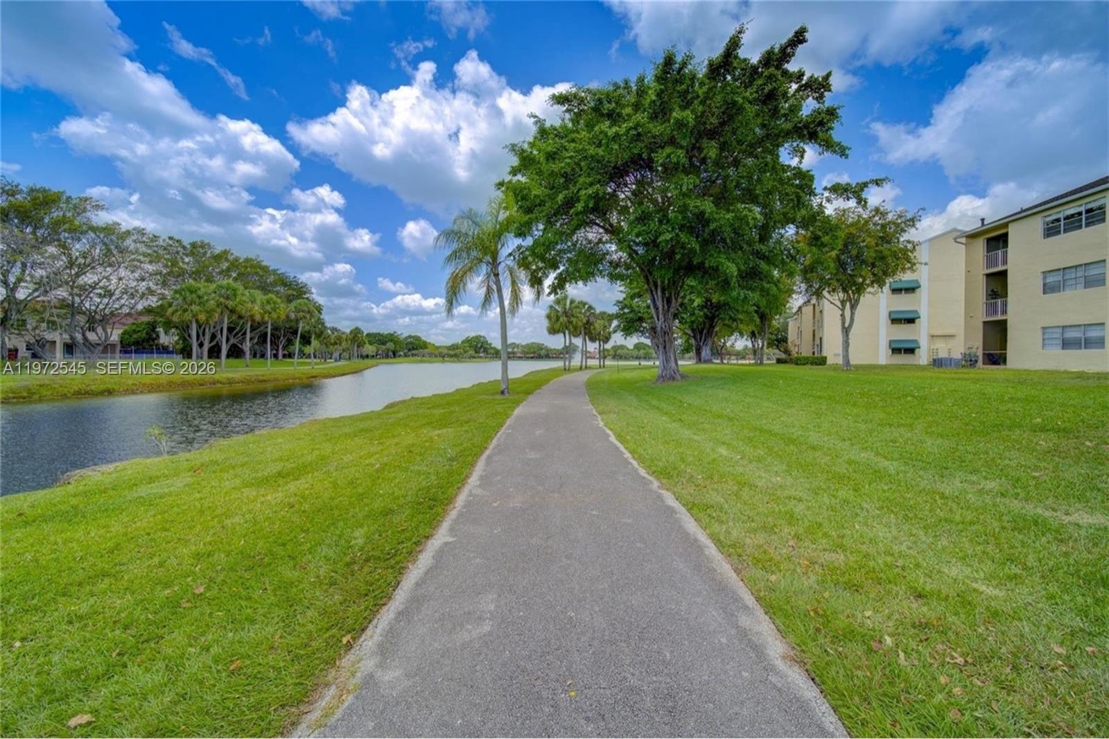 HAMMOCKS TRAILS CONDO - Residential