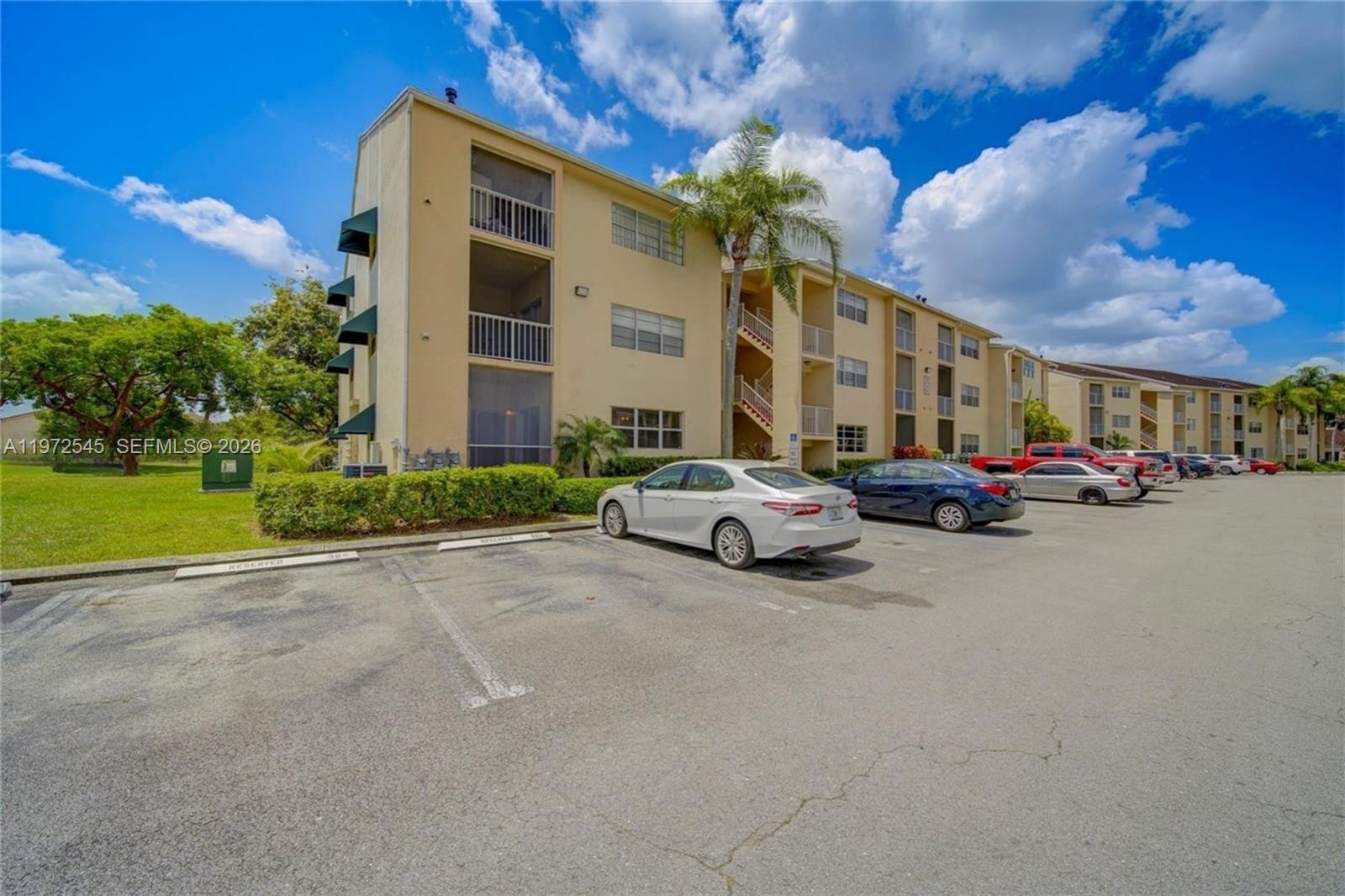 HAMMOCKS TRAILS CONDO - Residential