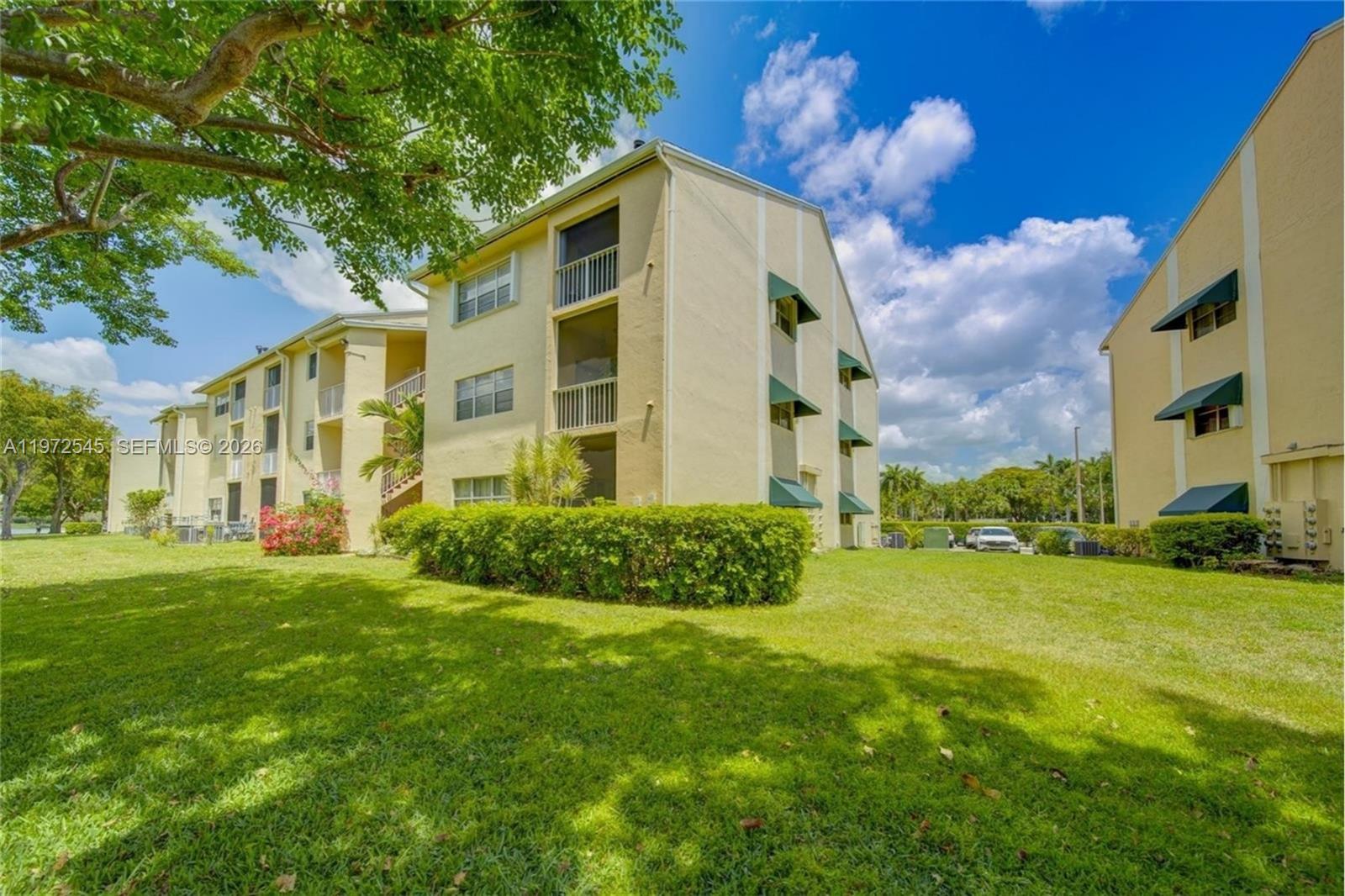 HAMMOCKS TRAILS CONDO - Residential