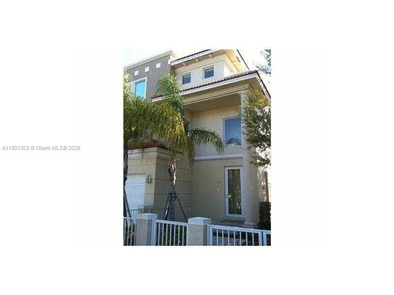 Rental Property at 1740 N Dixie Hwy 1740, Fort Lauderdale, Broward County, Florida - Bedrooms: 2 
Bathrooms: 3  - $3,100 MO.