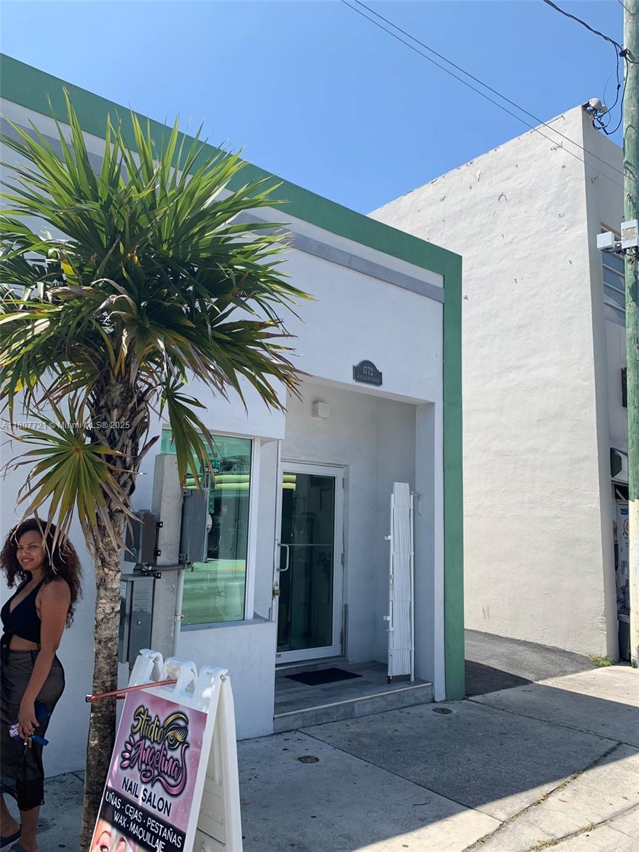 1772 W Flagler St