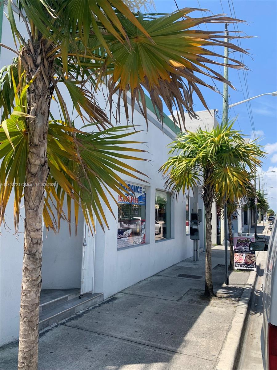 1772 W Flagler St
