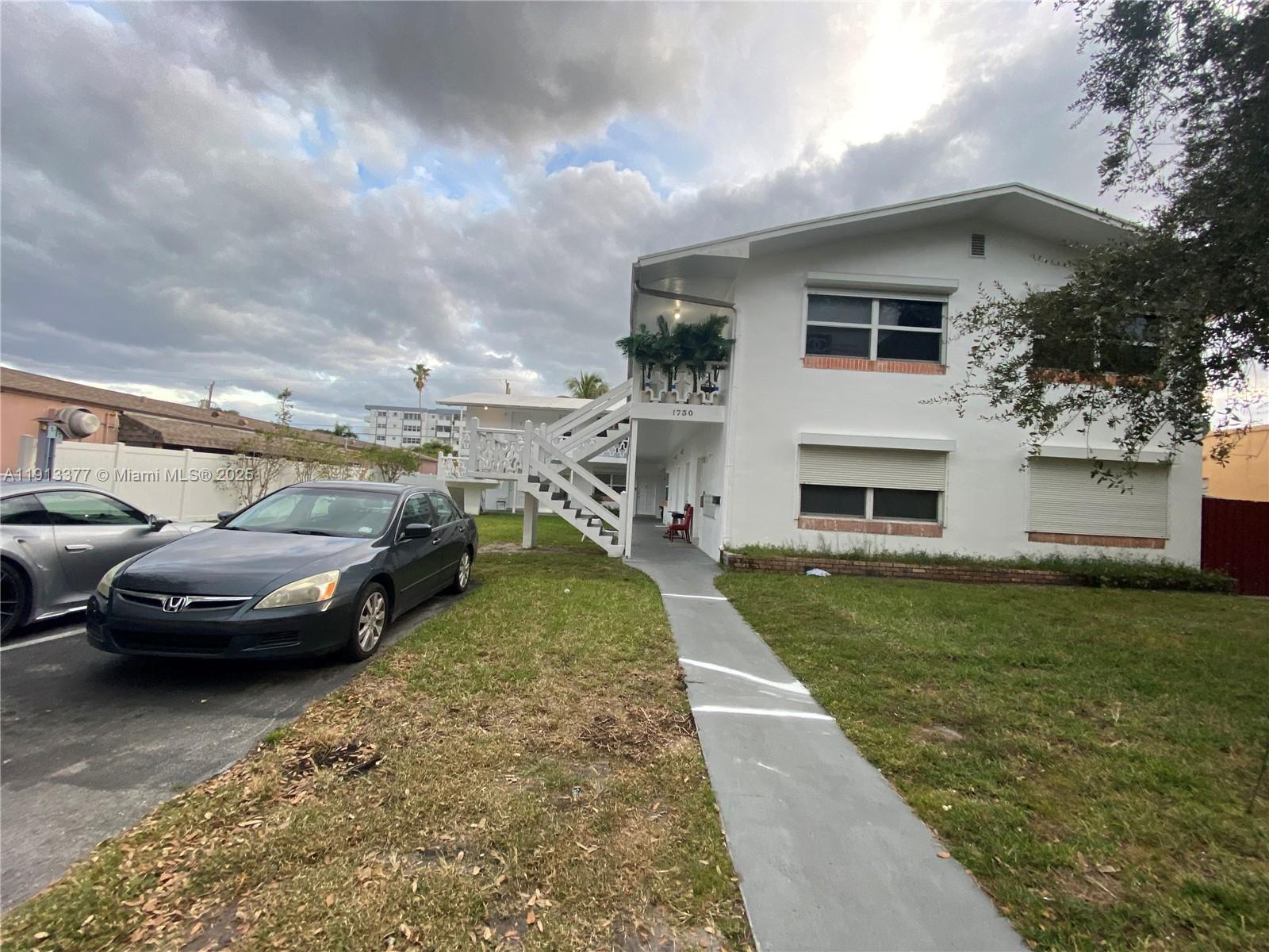 HOLLYWOOD - Residential Lease