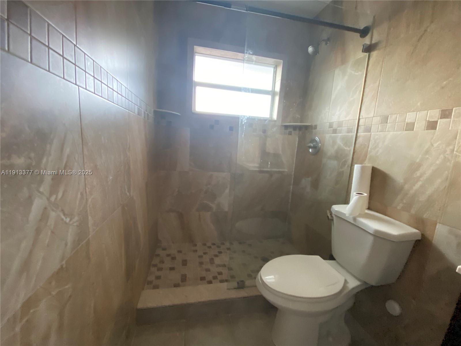 HOLLYWOOD - Residential Lease