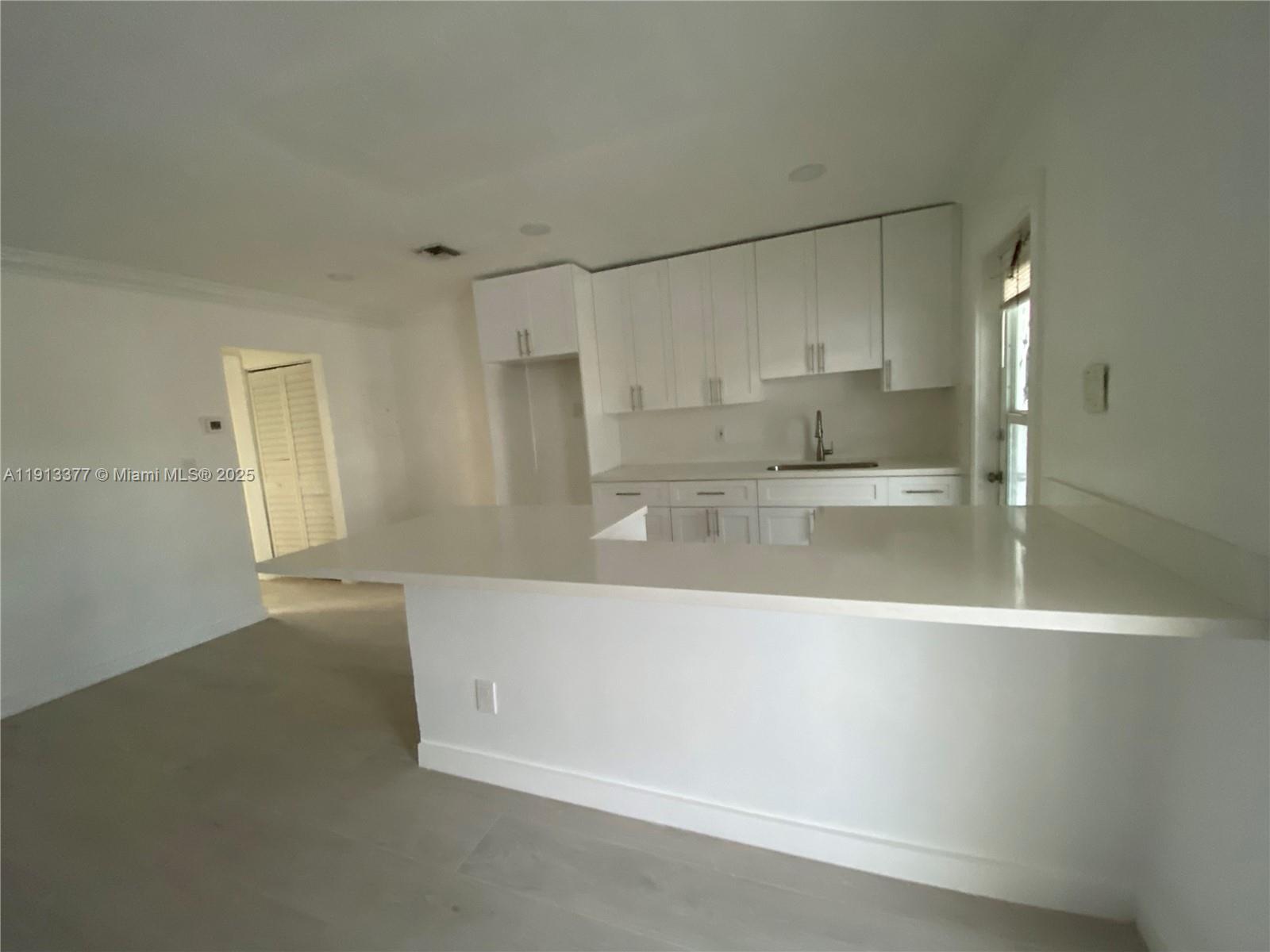 HOLLYWOOD - Residential Lease