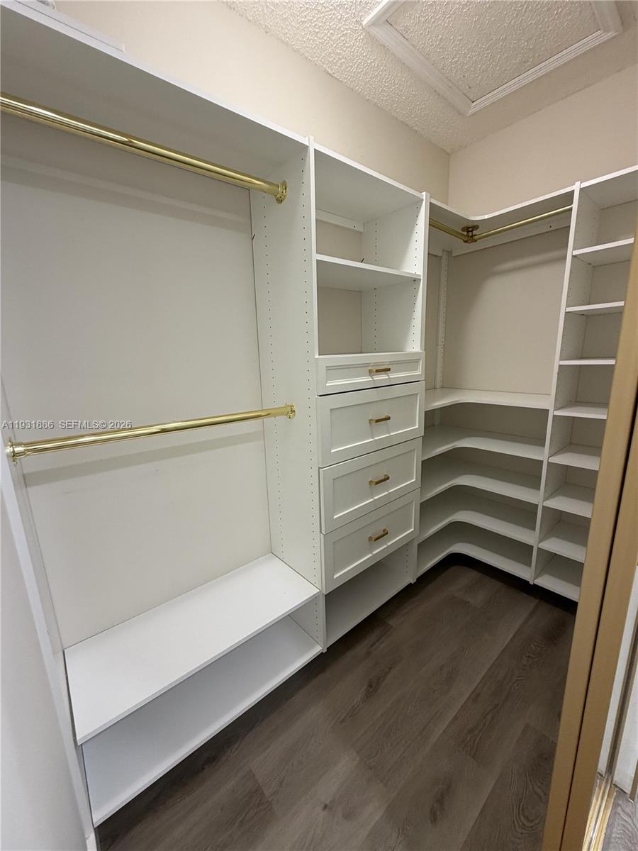 KARANDA VILLAGE II-B COND - Residential