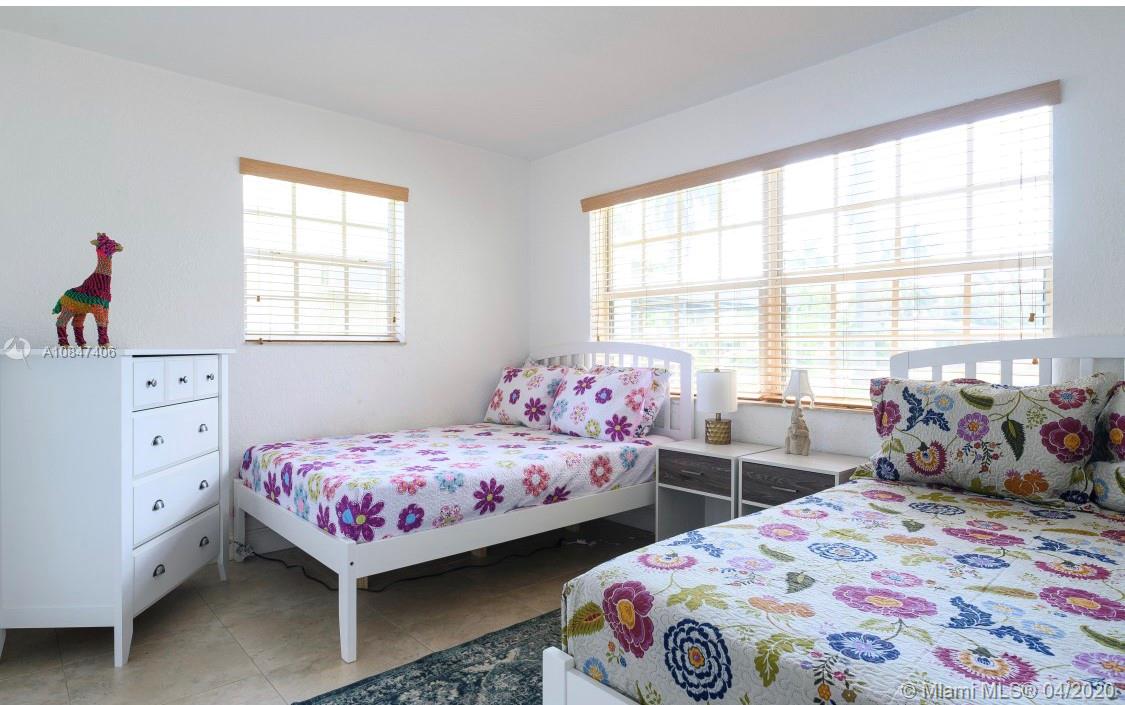 HOLLYWOOD HOMESITES SECON - Residential Lease