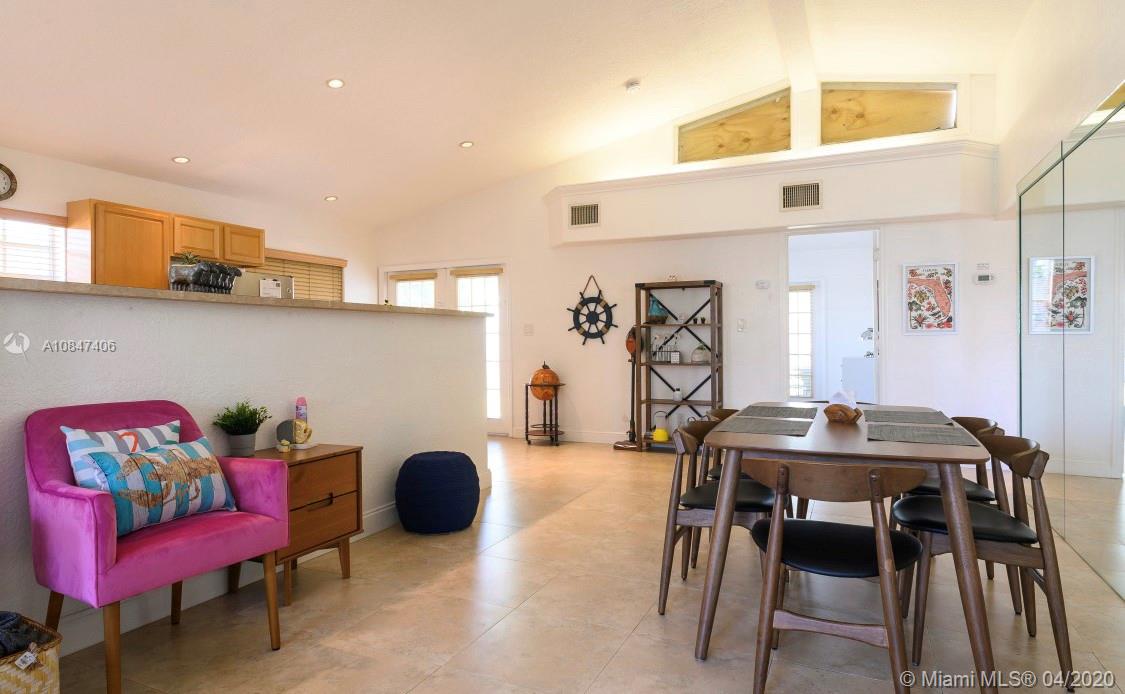 HOLLYWOOD HOMESITES SECON - Residential Lease