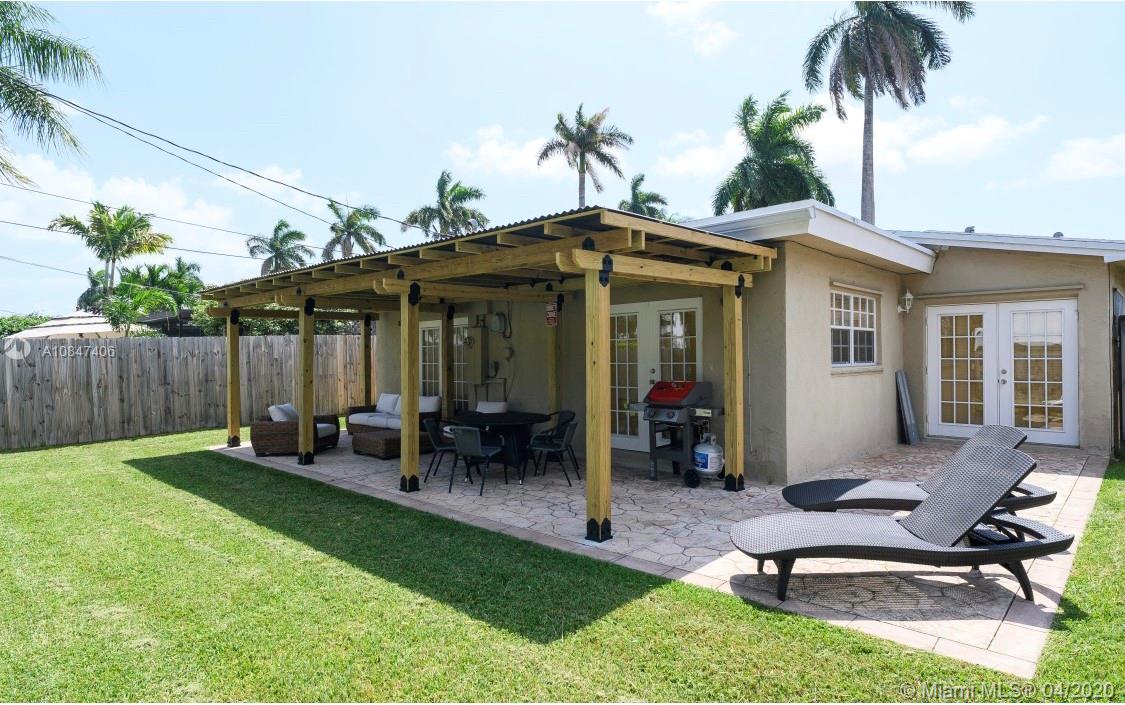 HOLLYWOOD HOMESITES SECON - Residential Lease