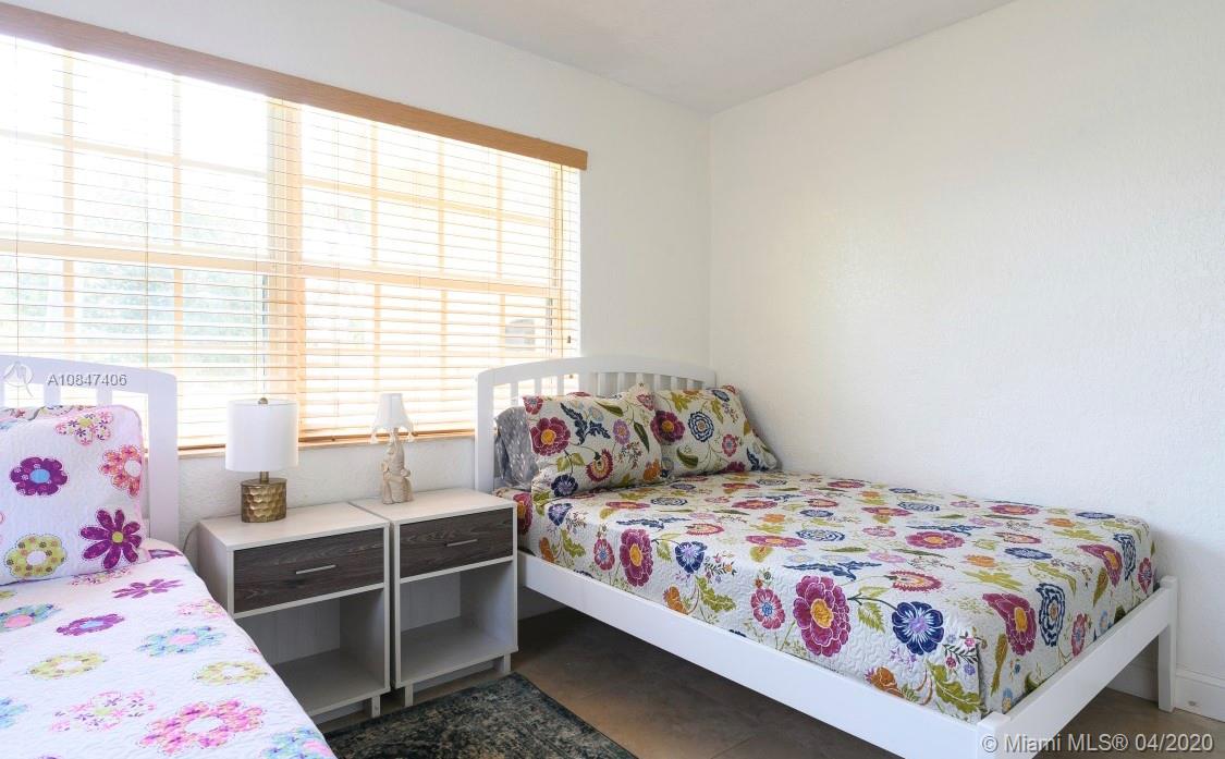 HOLLYWOOD HOMESITES SECON - Residential Lease