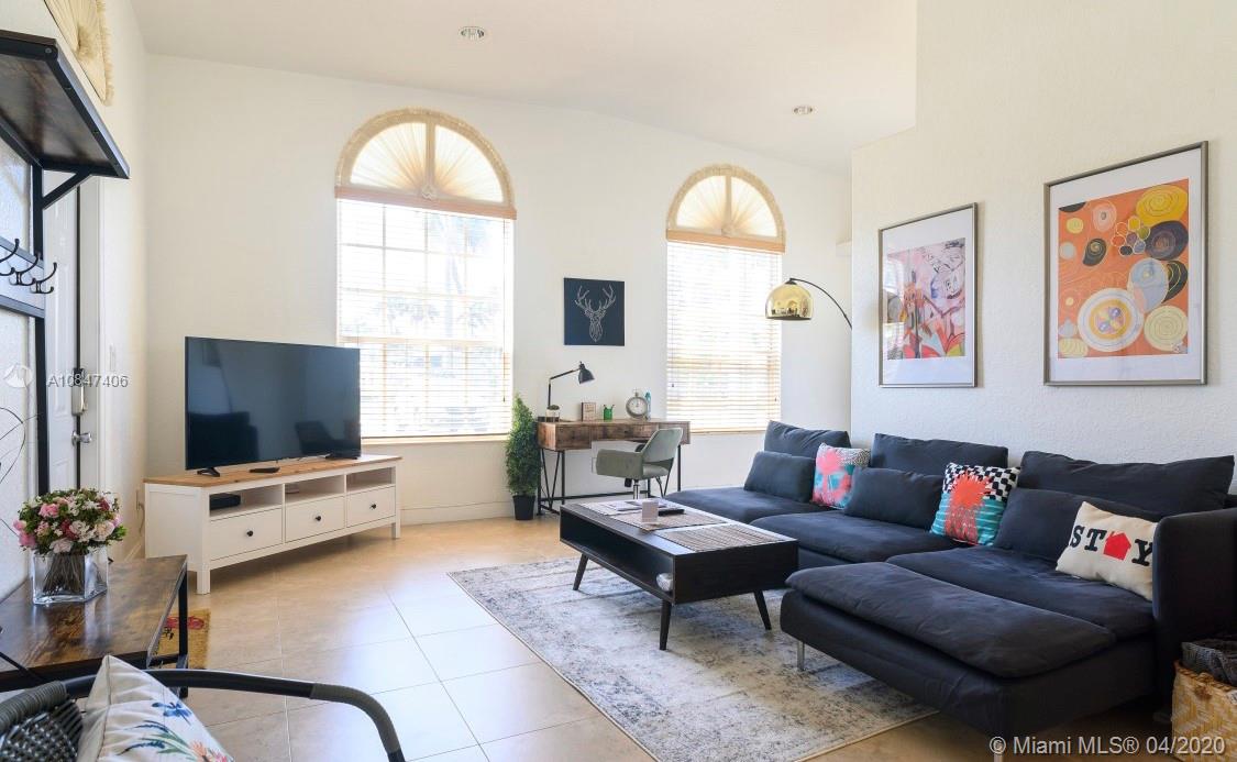 HOLLYWOOD HOMESITES SECON - Residential Lease