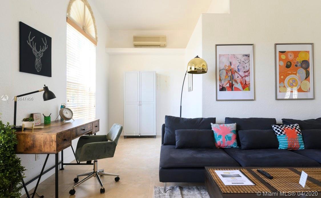 HOLLYWOOD HOMESITES SECON - Residential Lease