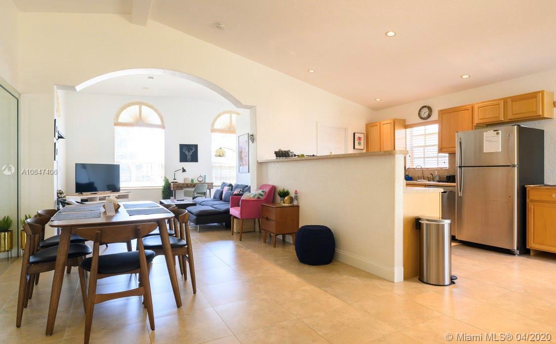 HOLLYWOOD HOMESITES SECON - Residential Lease