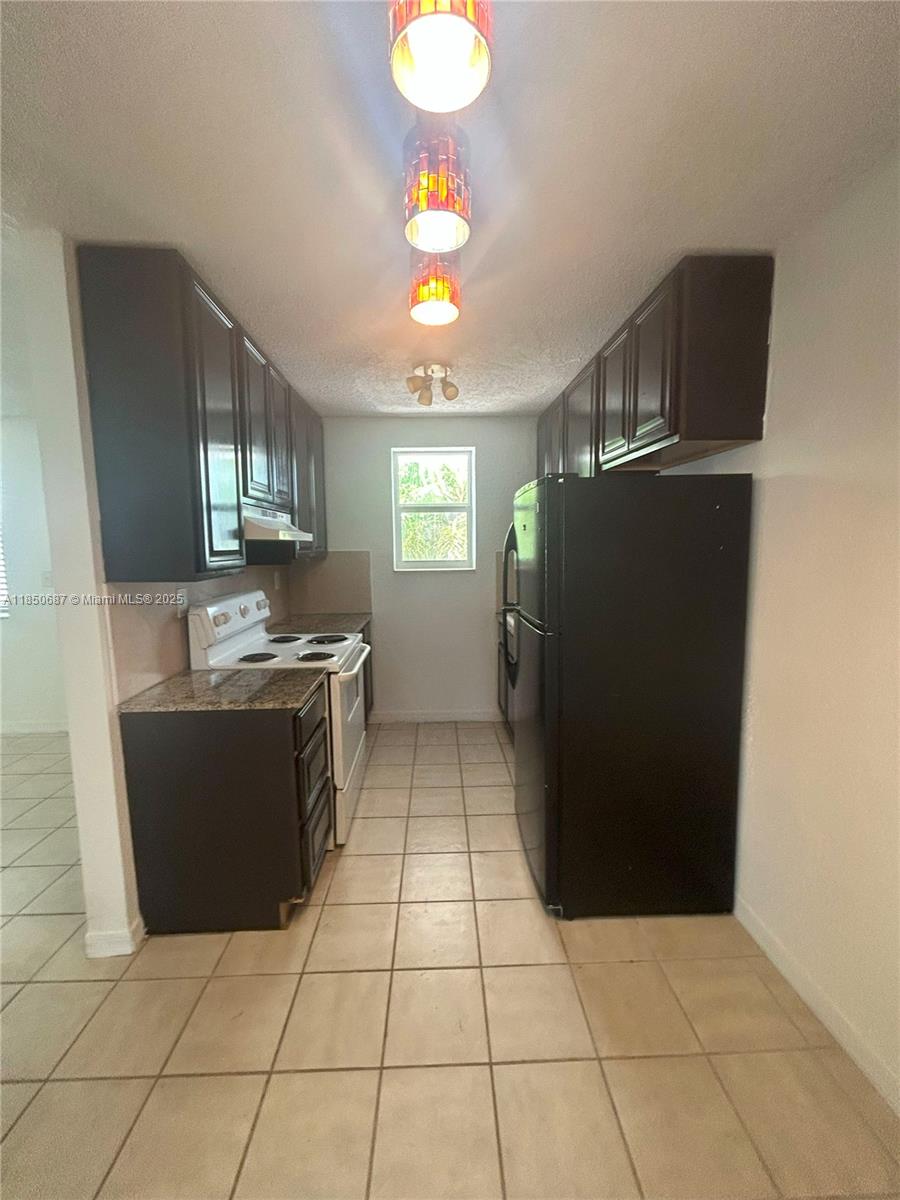 5814 NE 4th Ct 103