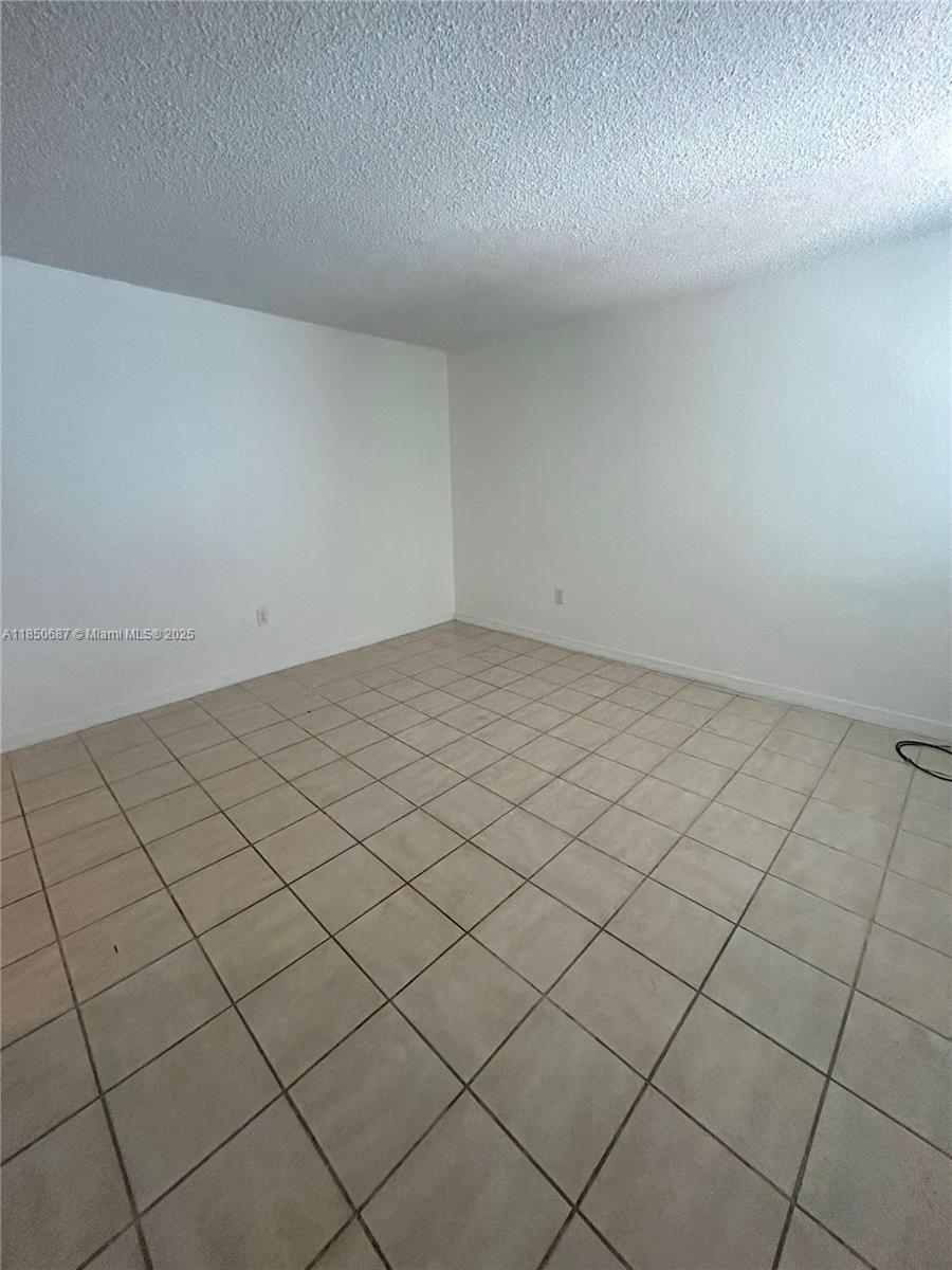 5814 NE 4th Ct 103