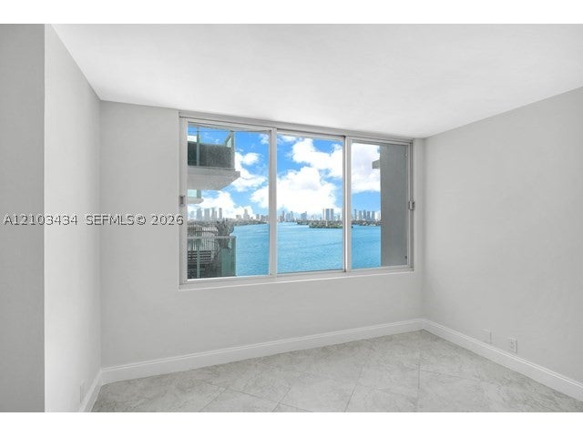 1000 West Ave 1121
