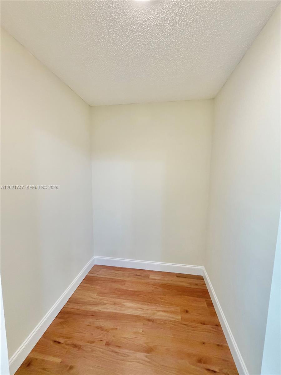 SANDERS PARK - Residential