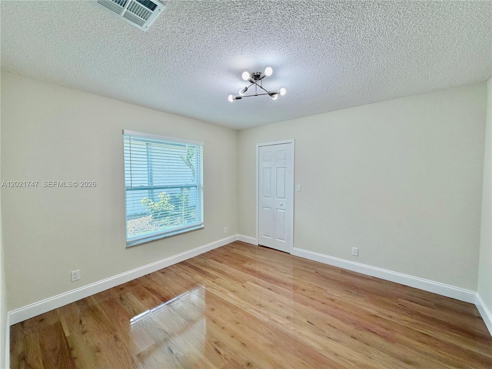SANDERS PARK - Residential