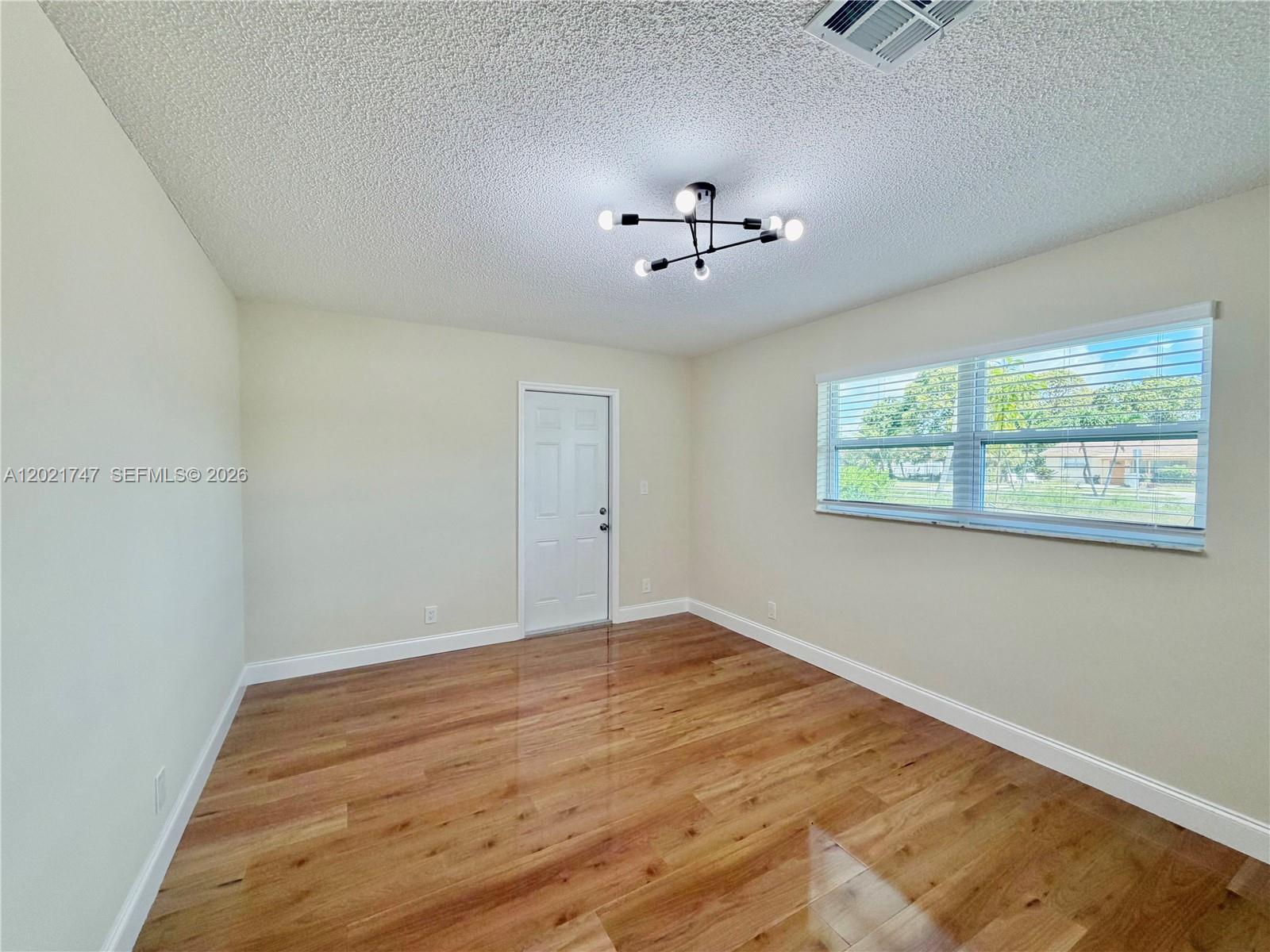 SANDERS PARK - Residential