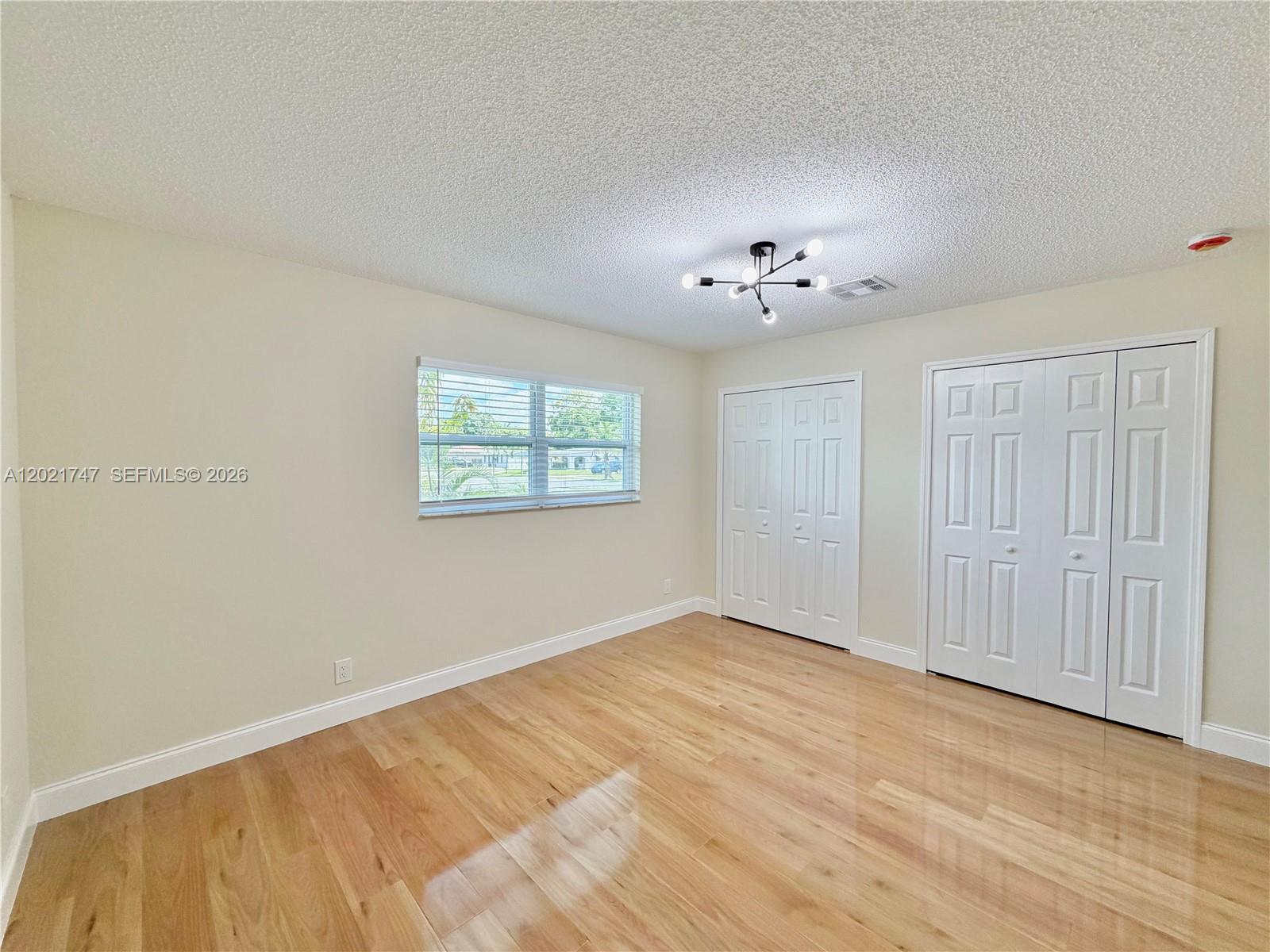 SANDERS PARK - Residential