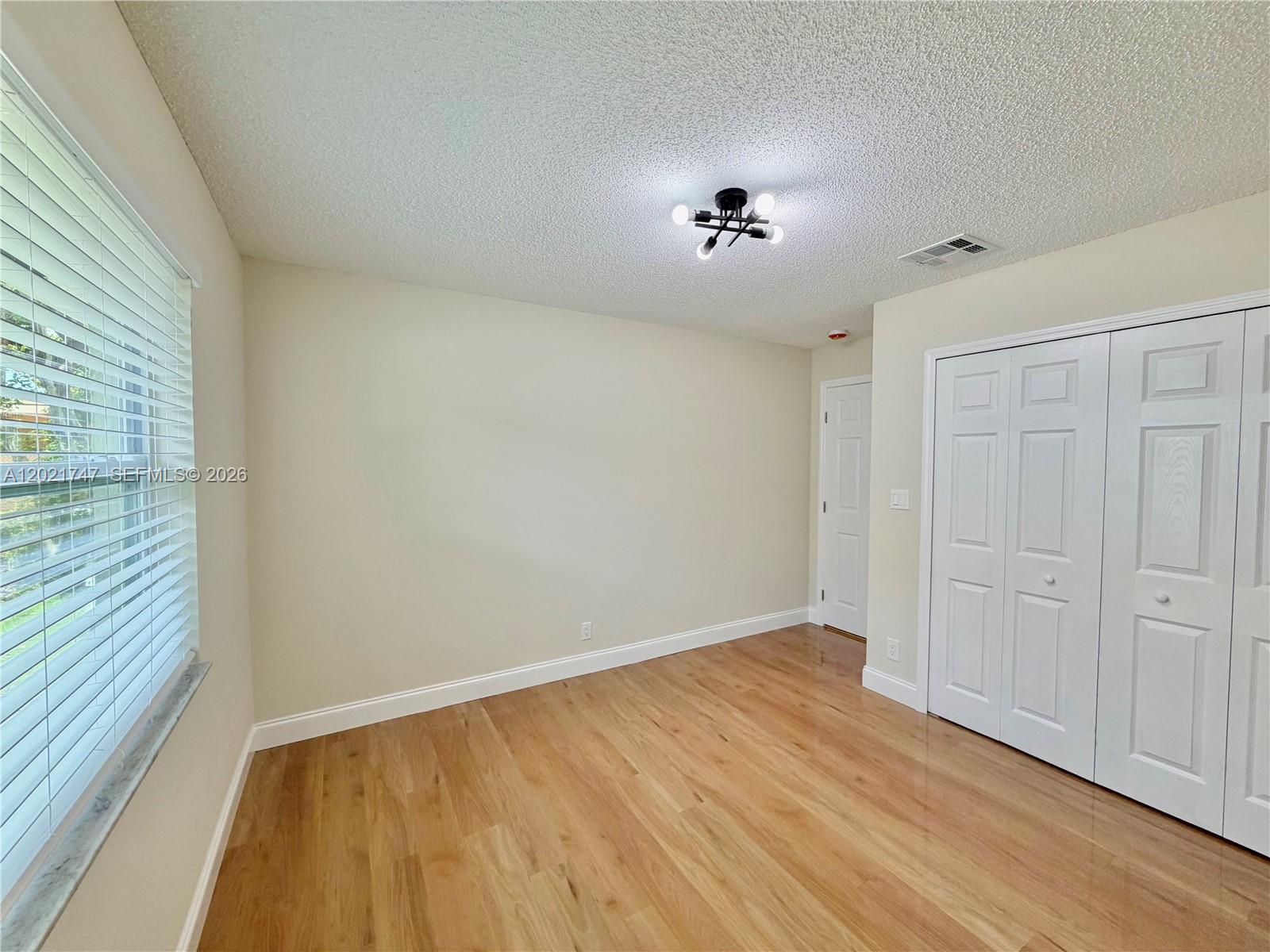 SANDERS PARK - Residential
