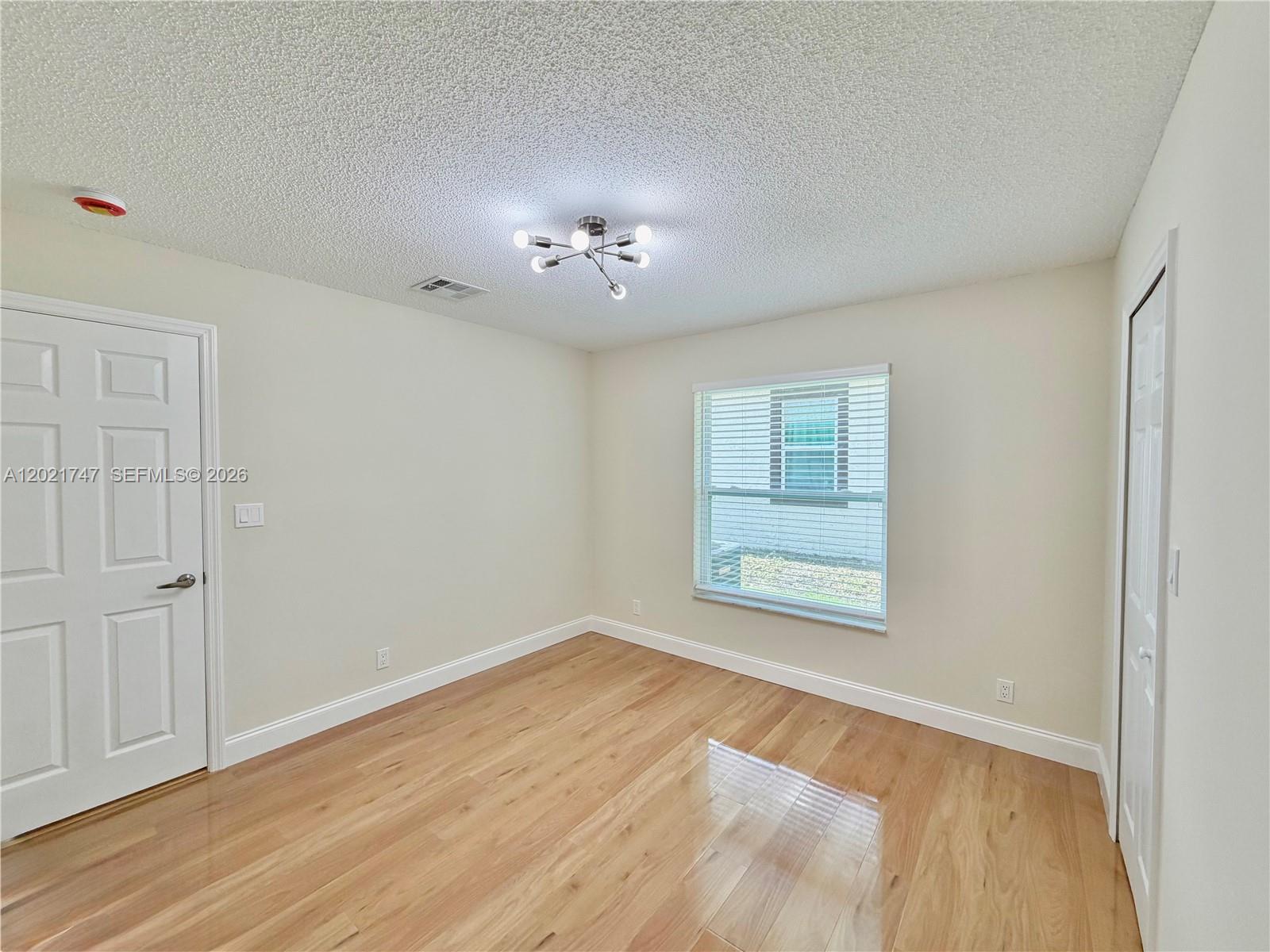 SANDERS PARK - Residential