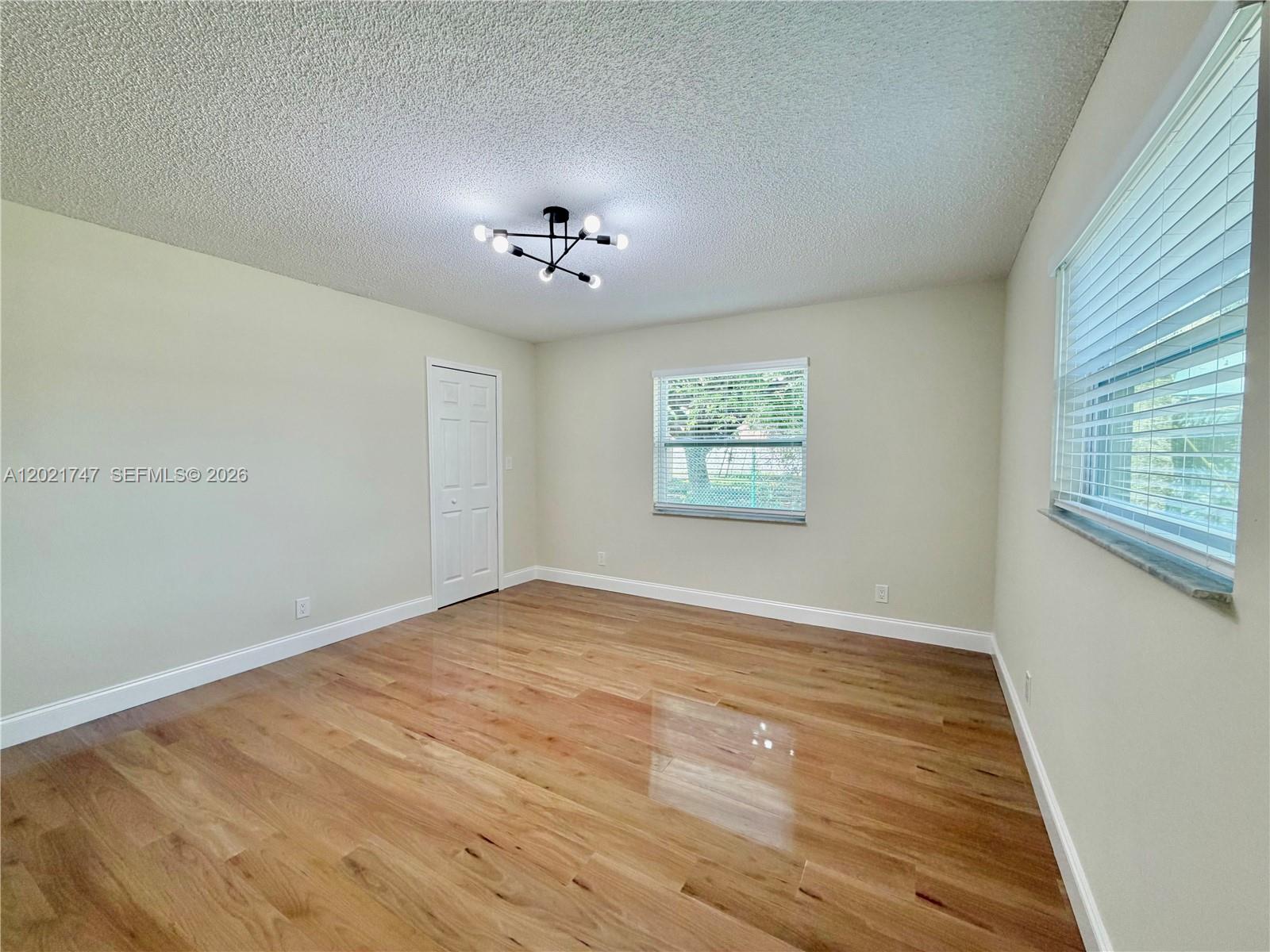 SANDERS PARK - Residential