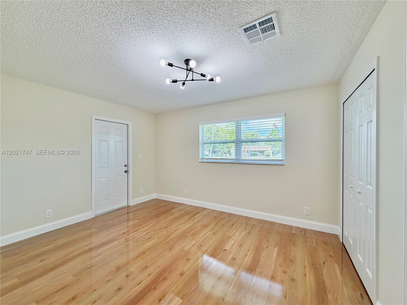 SANDERS PARK - Residential