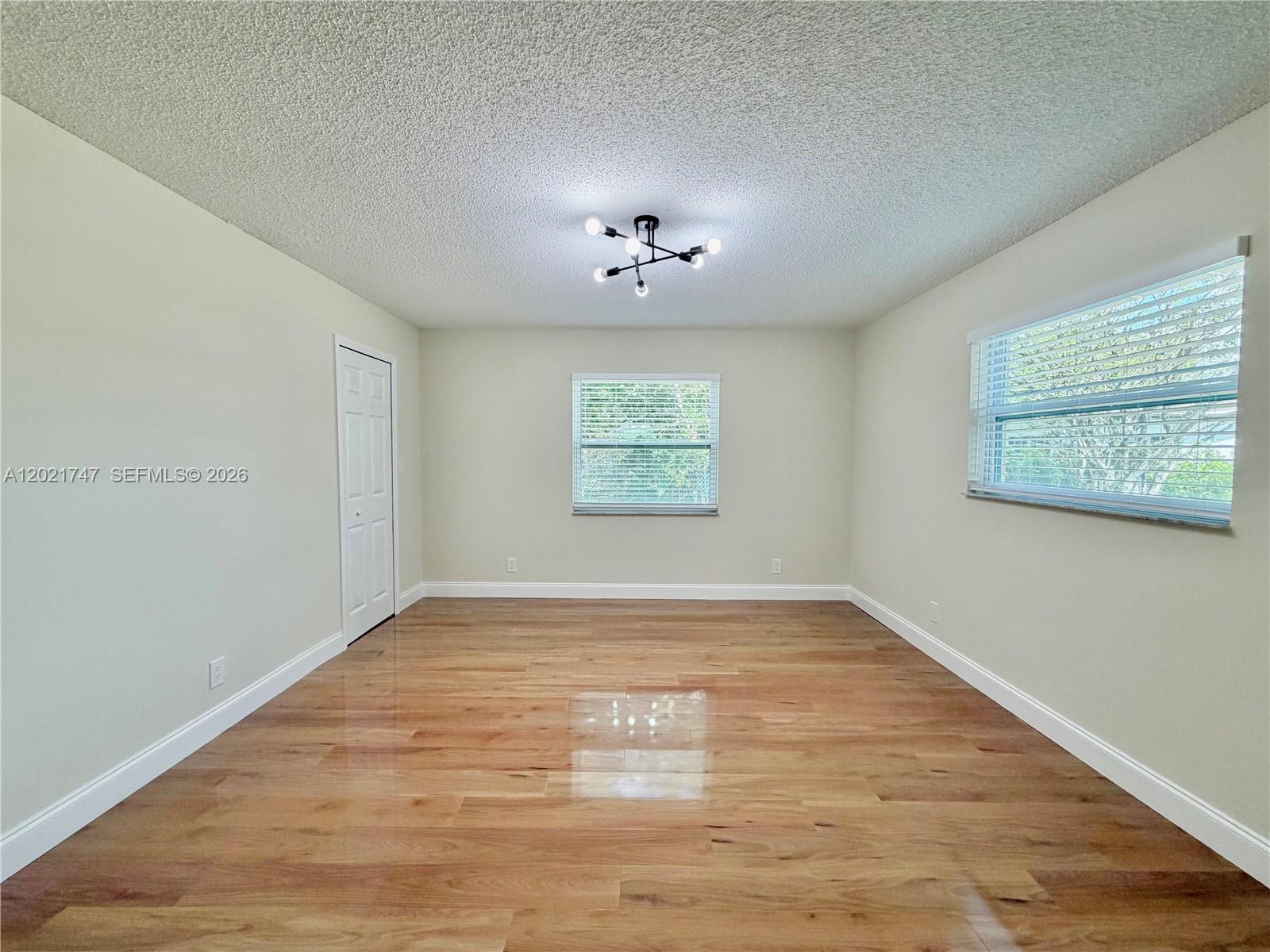 SANDERS PARK - Residential