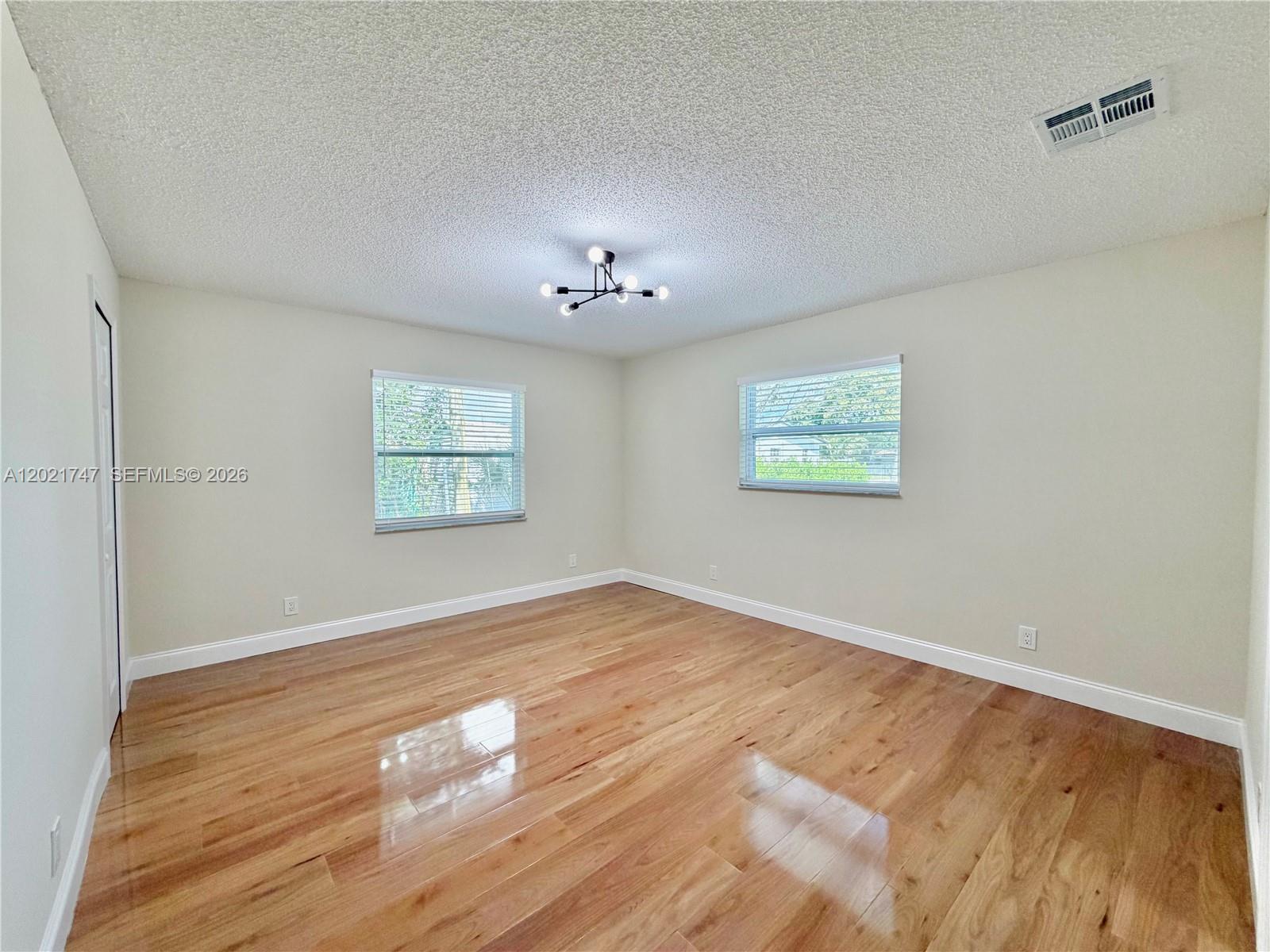 SANDERS PARK - Residential