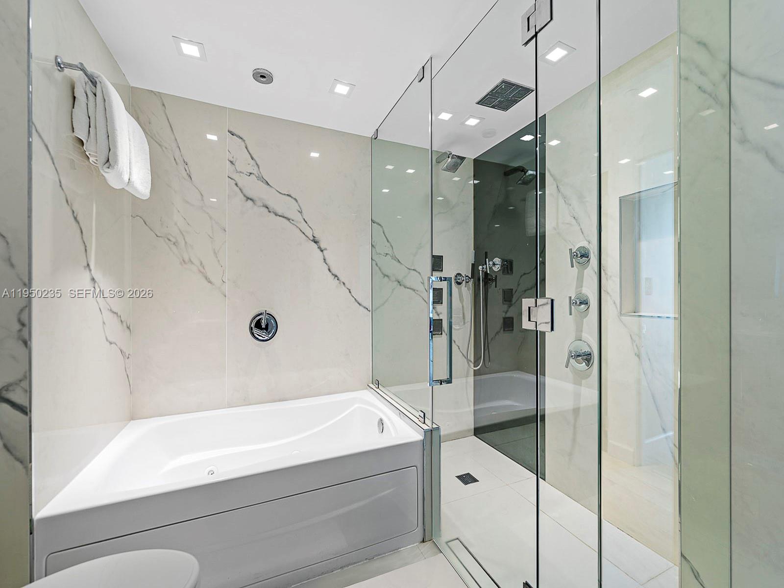 500 BRICKELL EAST CONDO - Residential