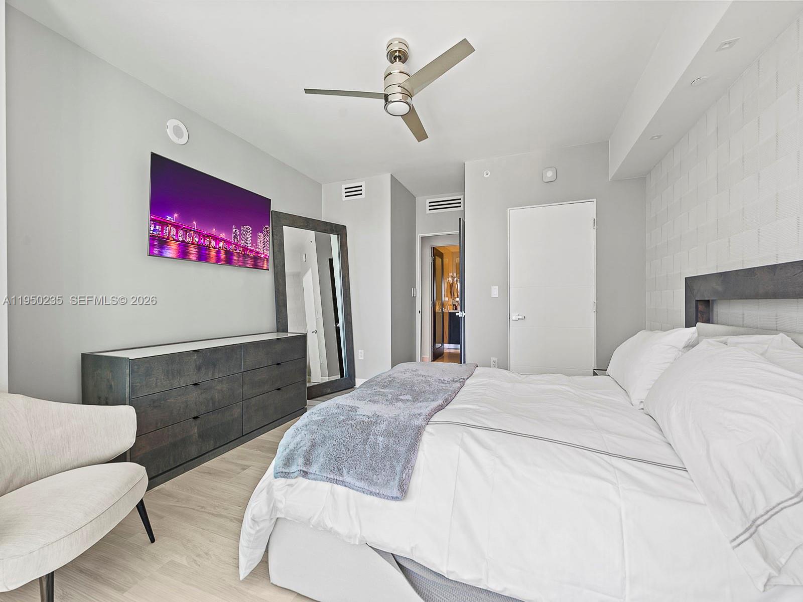 500 BRICKELL EAST CONDO - Residential