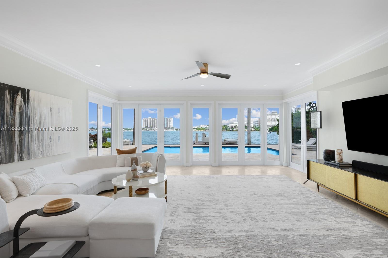 315 E Rivo Alto Dr