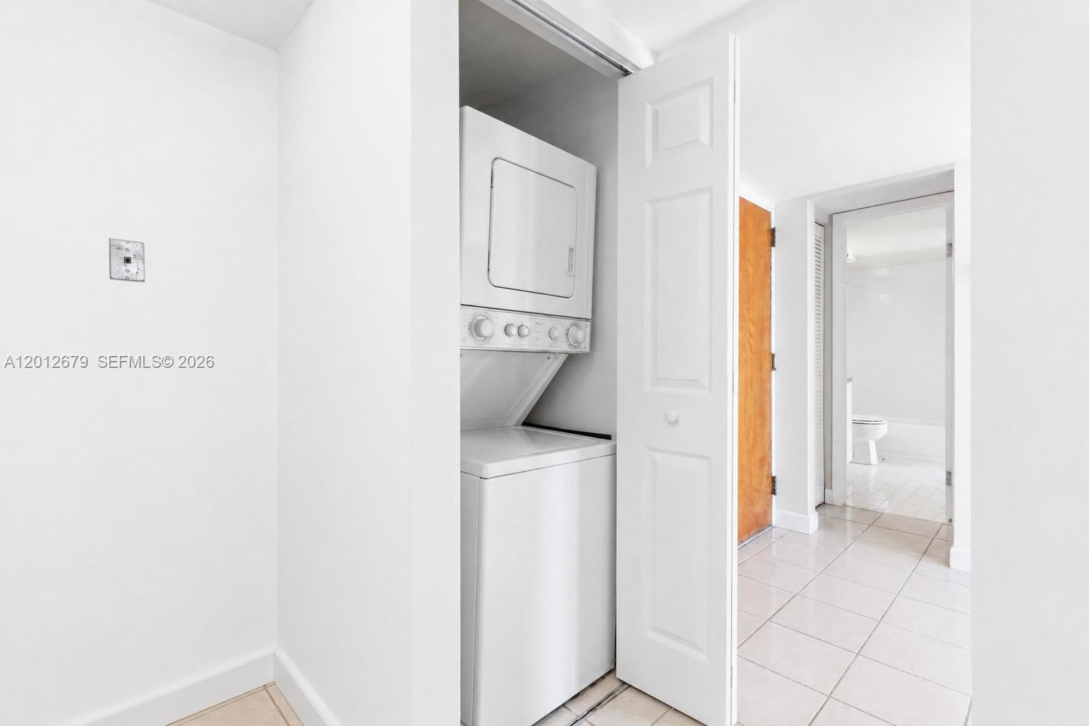 INTERNATIONAL PARK I COND - Residential Lease