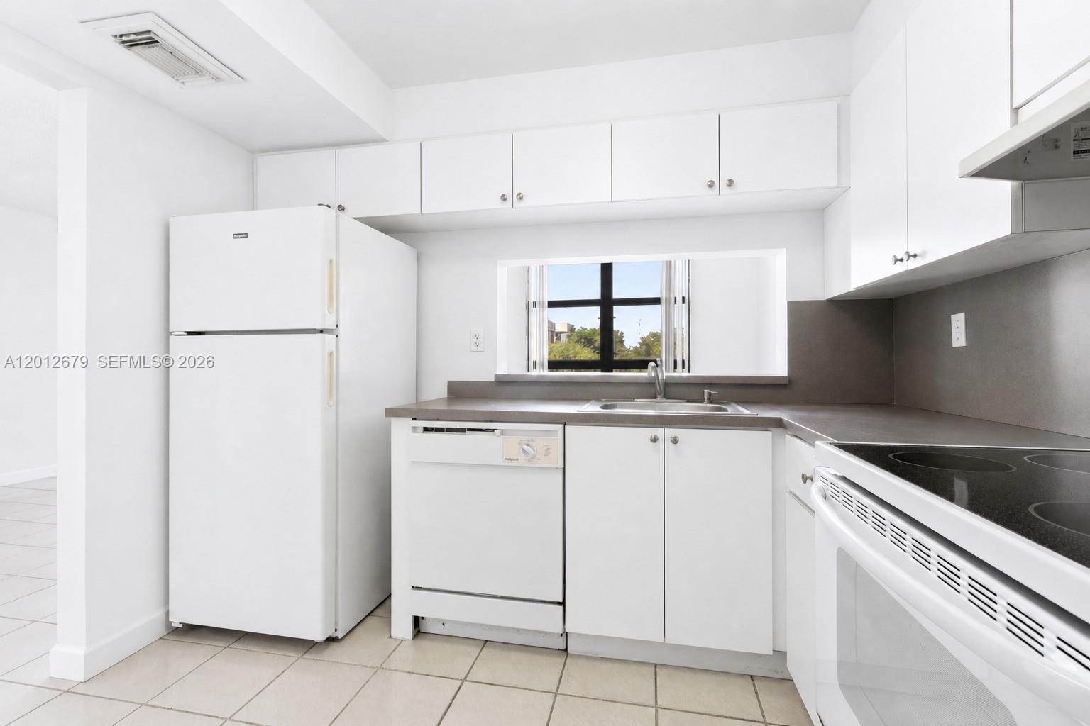 INTERNATIONAL PARK I COND - Residential Lease