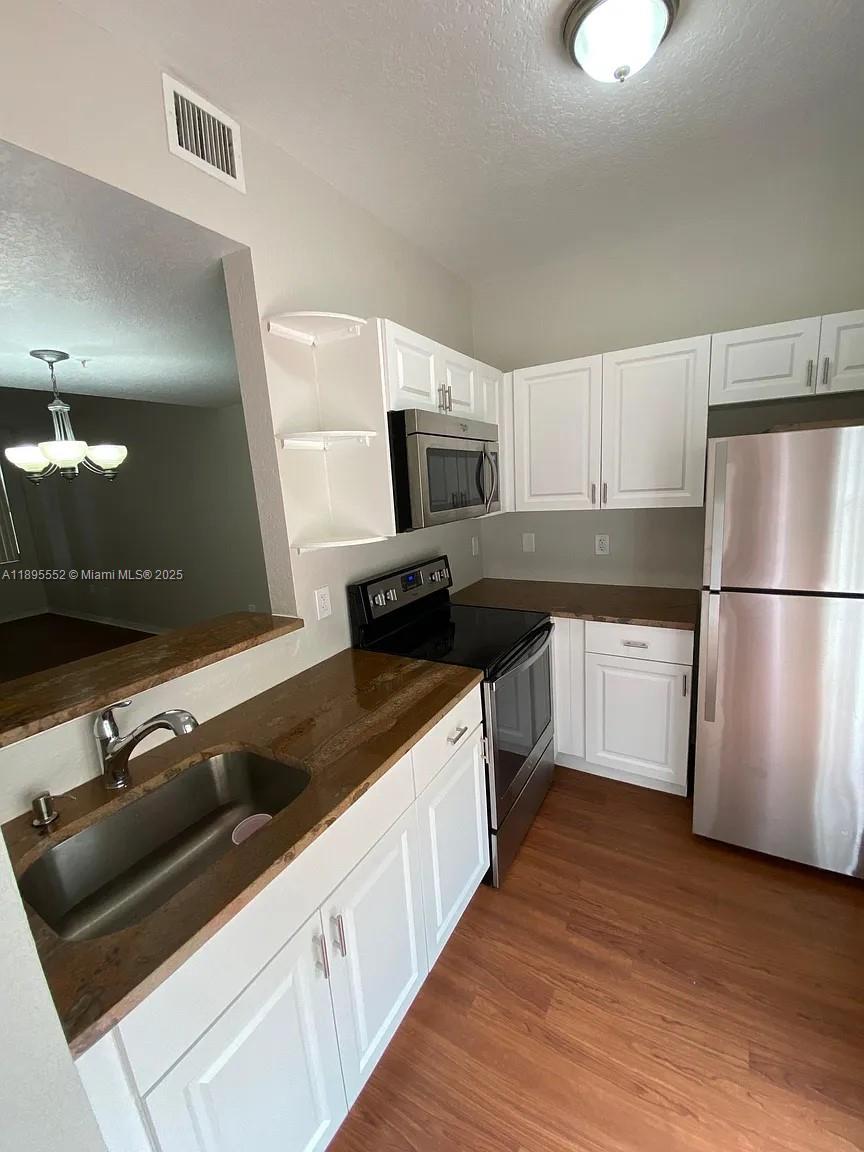 View photos, virtual tours, details... 77 E 4th St A106