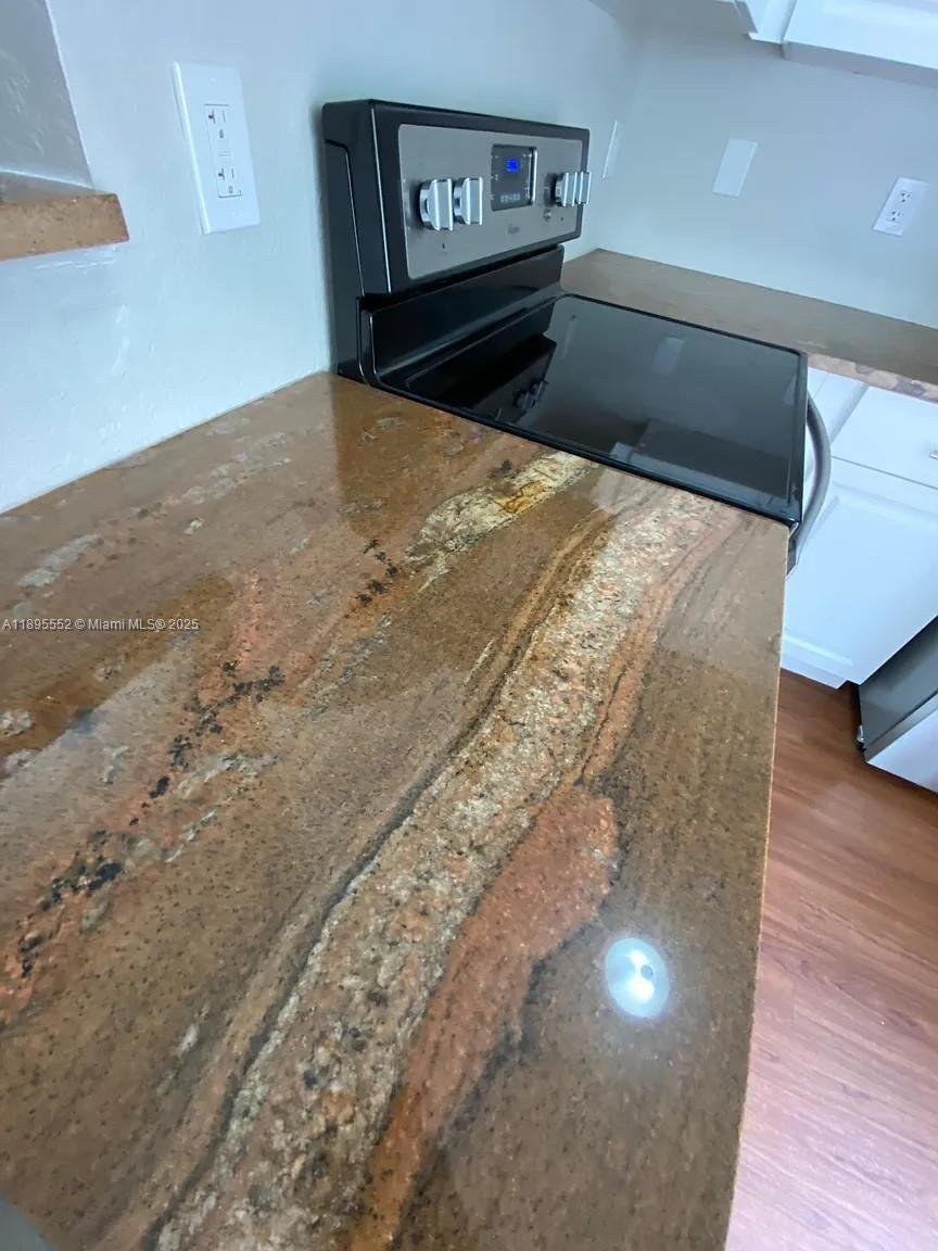 View photos, virtual tours, details... 77 E 4th St A106
