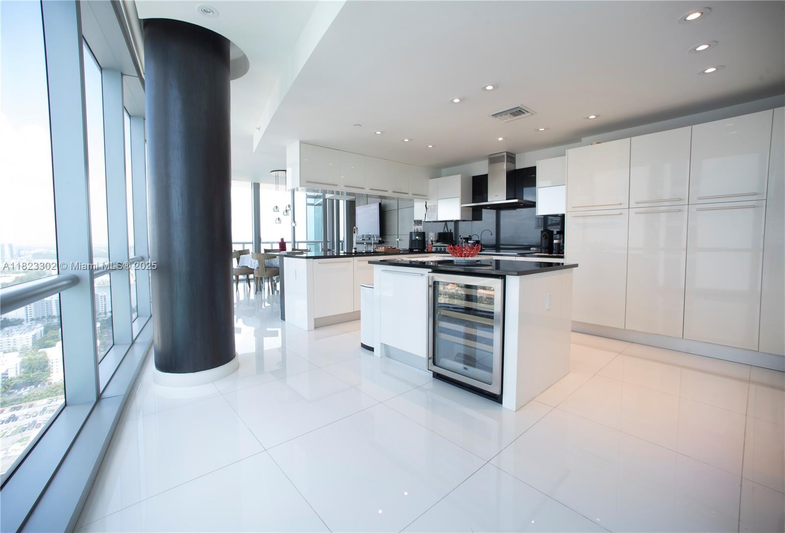17121 Collins Ave 3701