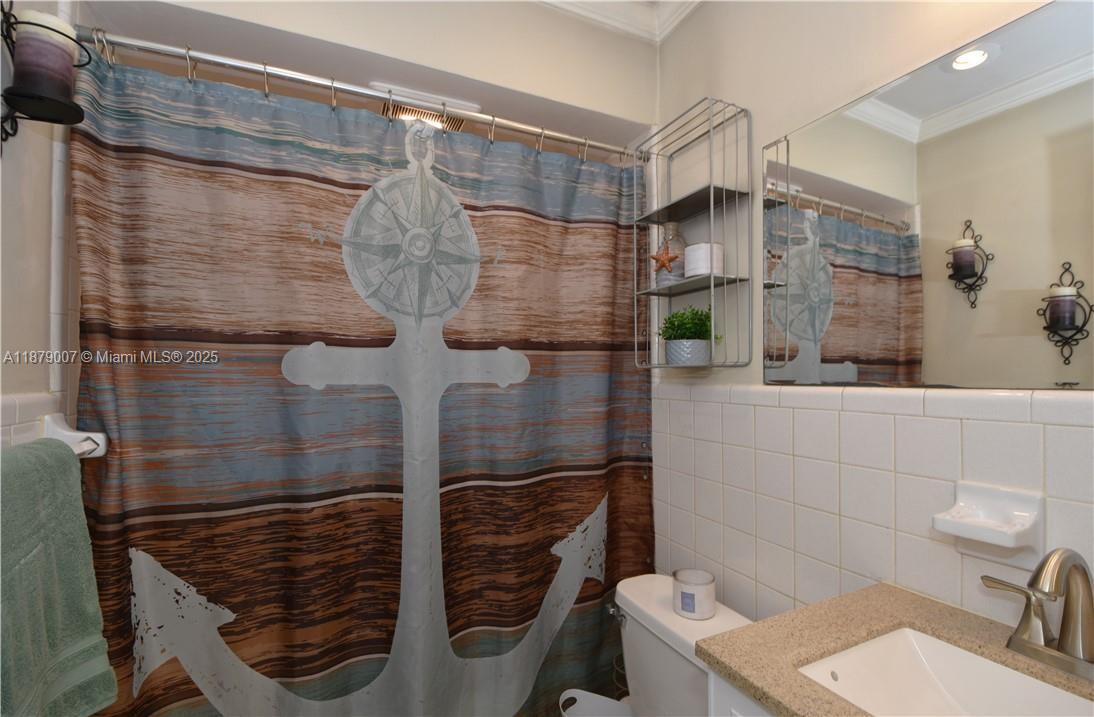 WINDSOR COURT CONDOMINIUM - Residential