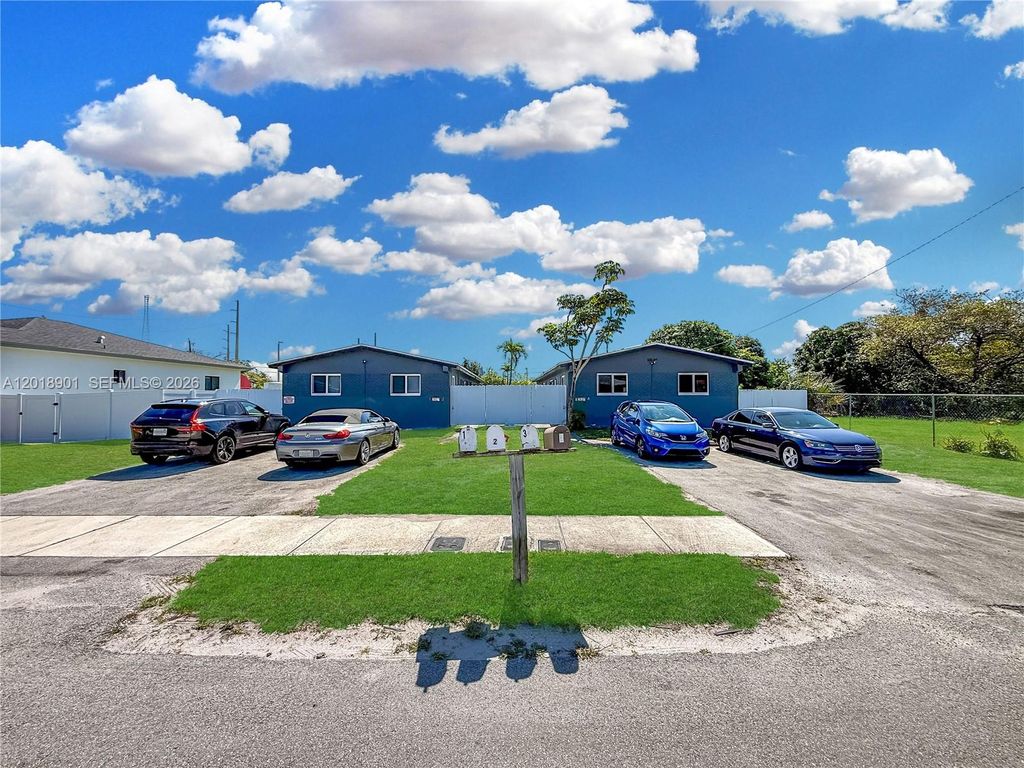 Photo of 2620 NW 18th Ter, Oakland Park, FL 33311 (MLS # A12018901)