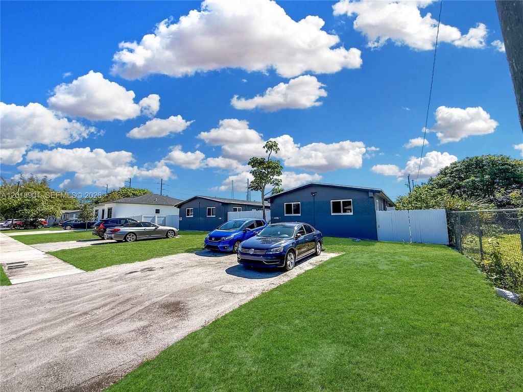 Photo of 2620 NW 18th Ter, Oakland Park, FL 33311 (MLS # A12018901)